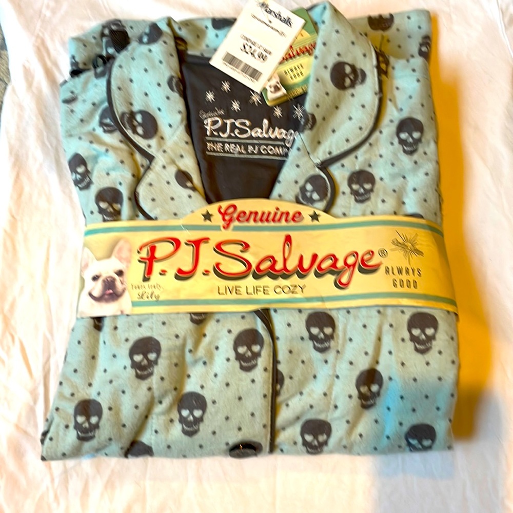 P.J. Salvage Skull Flannel Pjamas NWT (never opened some pics from internet)